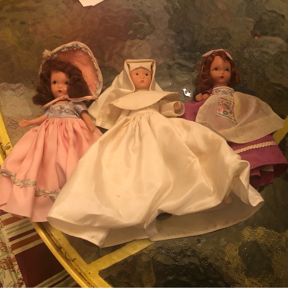 Antique 3story book style dolls, one is a nun 1940s or 50s...